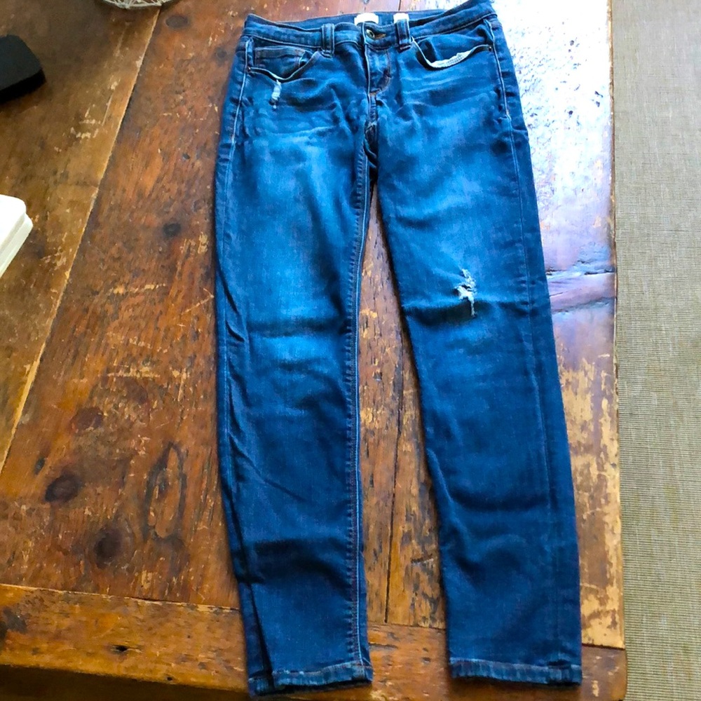 Adorable low-rise Sneak Peak stretchy jeans
